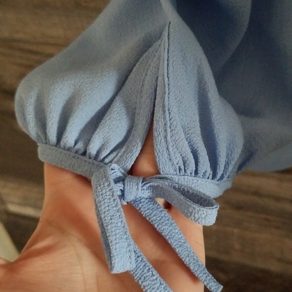 SO CUTE !! baby blue open shoulder blouse - Picture 4 of 4